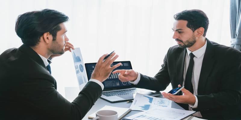 How to Structure a Business Sale Deal to Reduce Risk in Australia