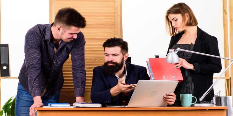How to Manage Employees in a Small Business?